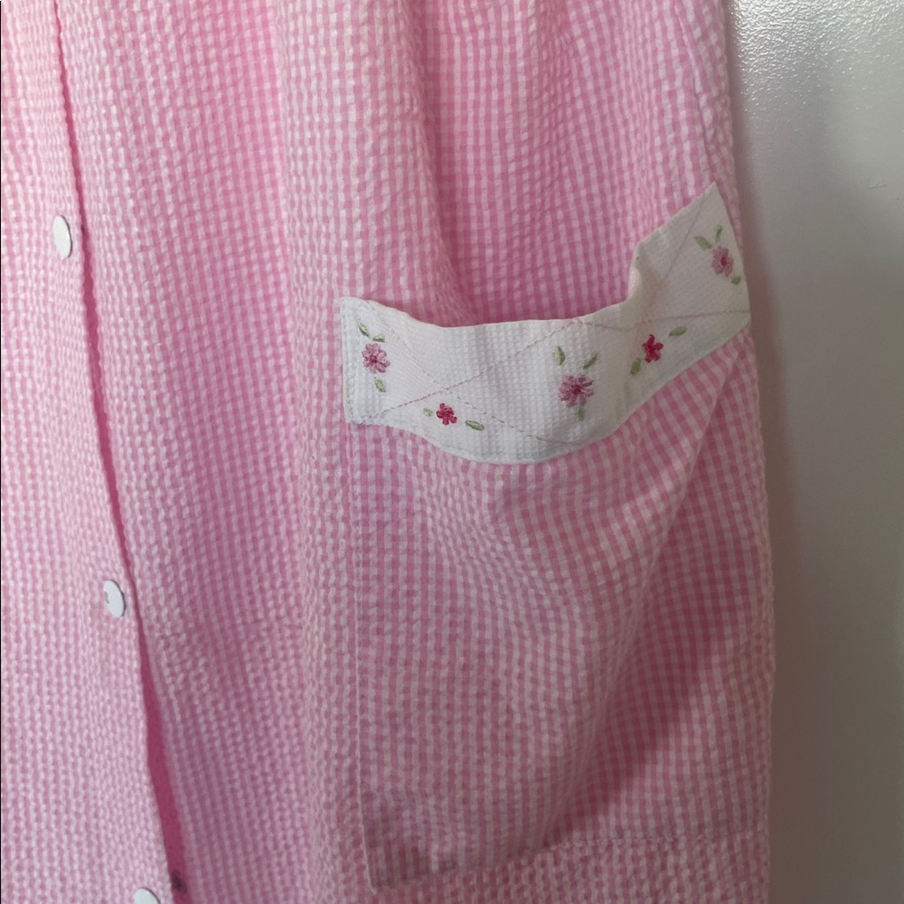 Pink Gingham housecoat Robe/ nightgown with Floral Accents - Picture 4 of 6